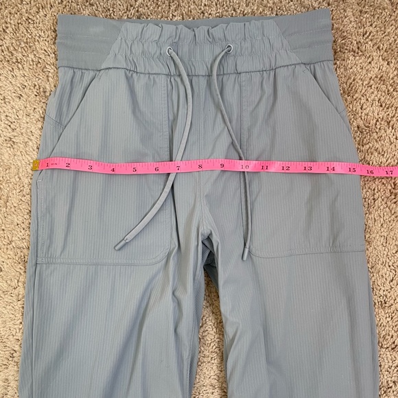 Lululemon 2021 Beyond the Studio Crop Pants in 
Rhino Grey Size 4 Style W6BJBS - Picture 12 of 16